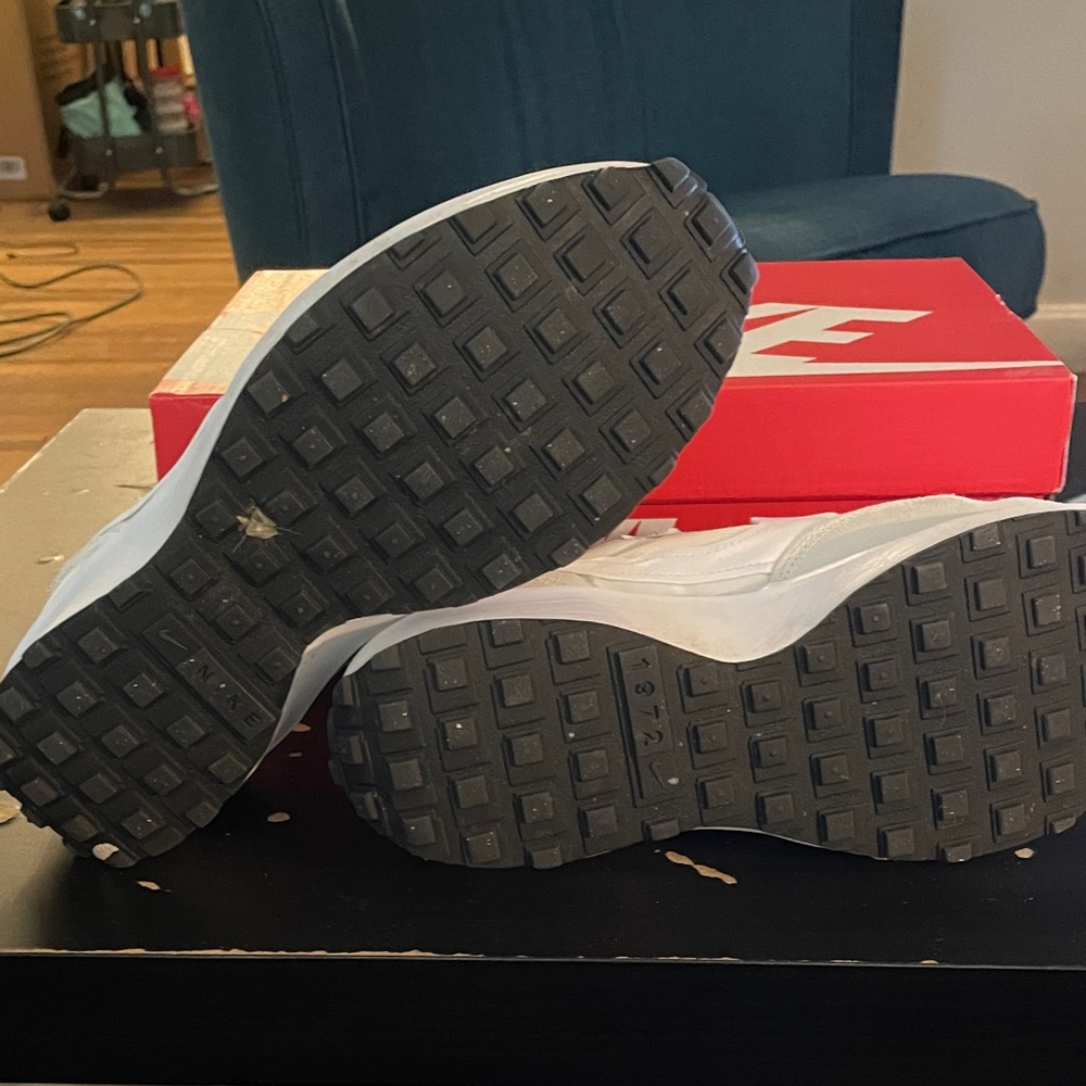 FLASH SALE! Nike Waffle Debut Sneakers Size 9 - Picture 7 of 8